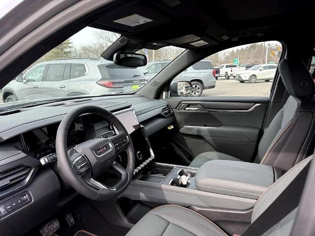 2025 GMC Acadia Vehicle Photo in CHICOPEE, MA 01020-5001