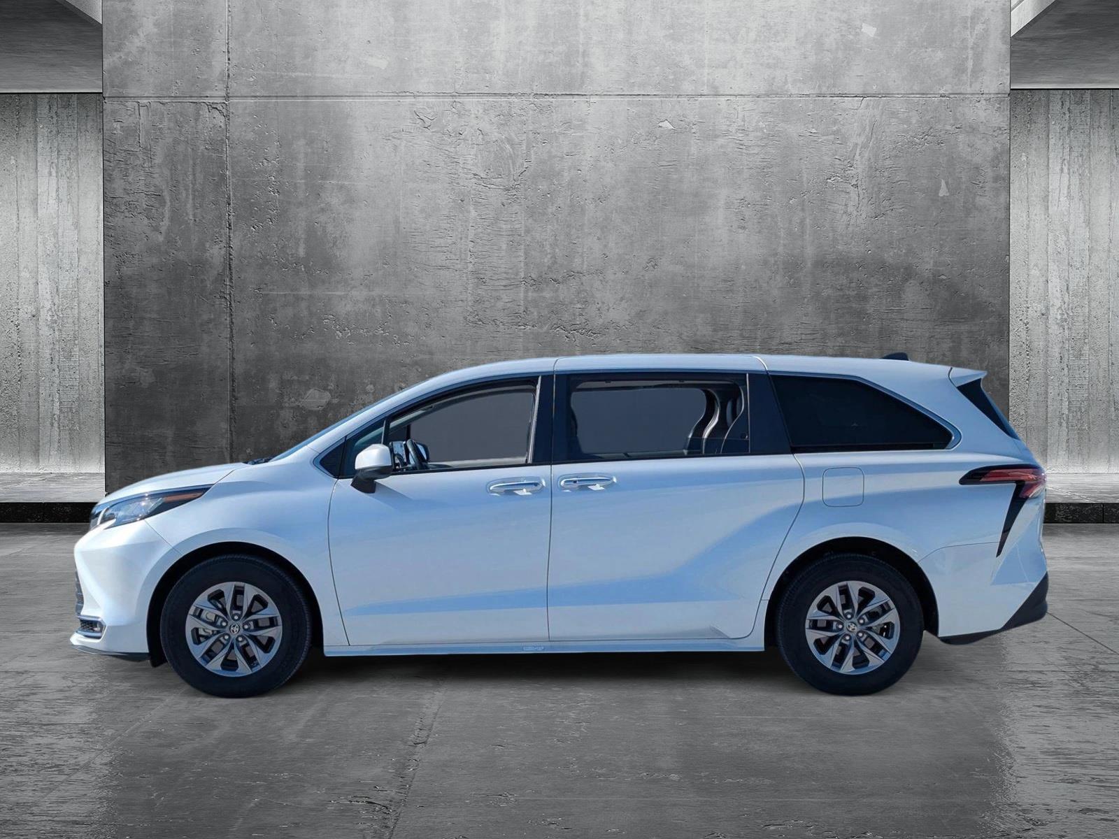 2022 Toyota Sienna Vehicle Photo in Ft. Myers, FL 33907