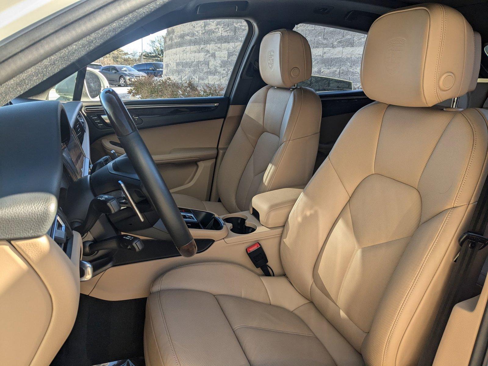 2024 Porsche Macan Vehicle Photo in Towson, MD 21204