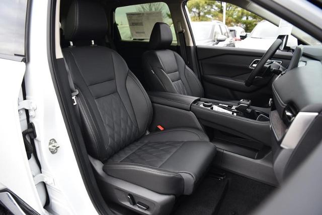 2025 Nissan Rogue Vehicle Photo in Ballwin, MO 63011