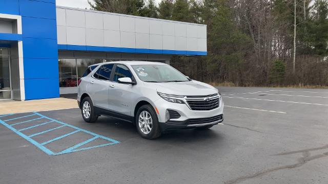 Used 2022 Chevrolet Equinox LT with VIN 2GNAXUEV0N6101153 for sale in Ludington, MI