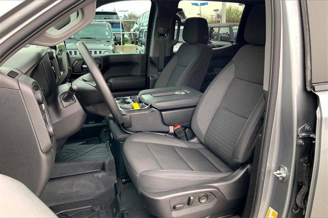 2024 Chevrolet Silverado 1500 Vehicle Photo in KANSAS CITY, MO 64114-4502