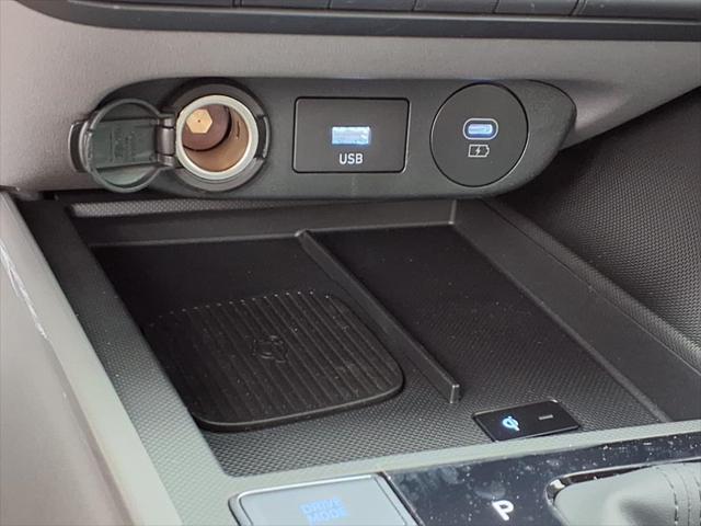 2025 Hyundai ELANTRA Vehicle Photo in Peoria, IL 61615