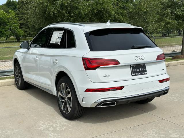 2025 Audi Q5 Vehicle Photo in HOUSTON, TX 77090