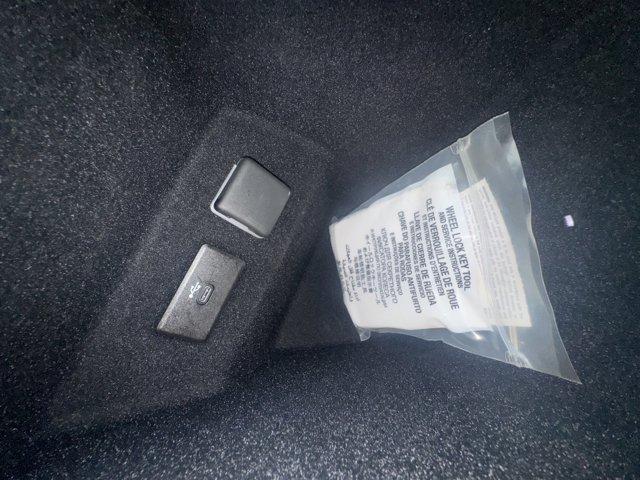 2024 Cadillac LYRIQ Vehicle Photo in LEOMINSTER, MA 01453-2952
