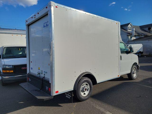 2024 GMC Savana Cutaway 3500 Vehicle Photo in DANBURY, CT 06810-5034