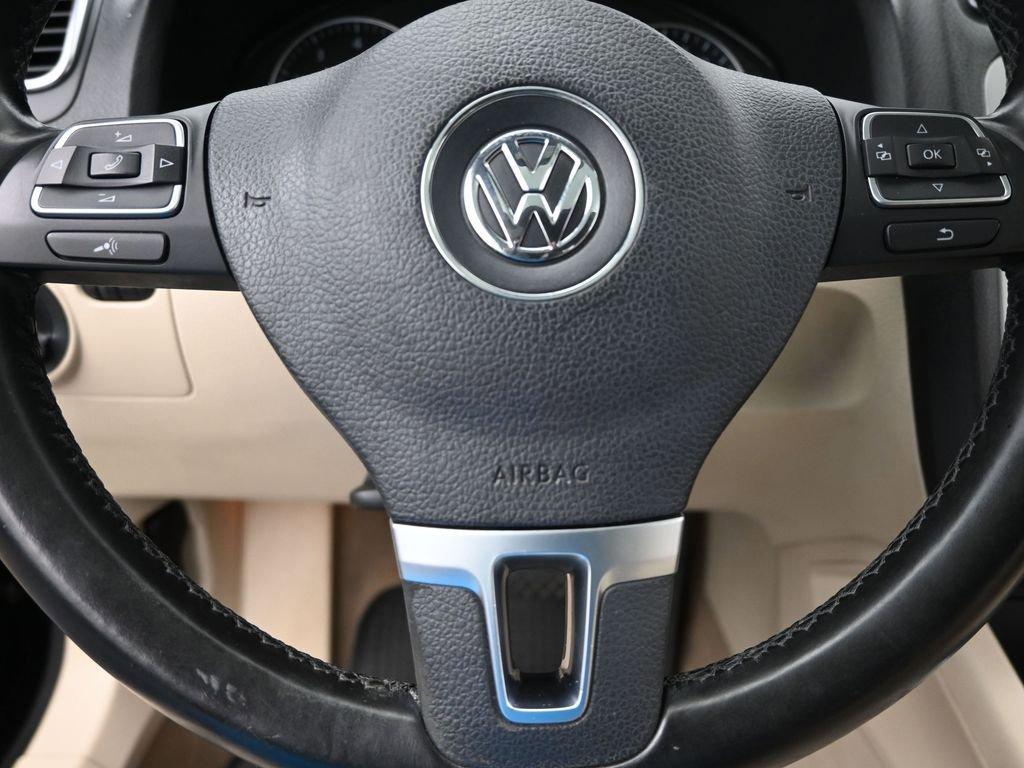 2012 Volkswagen Eos Vehicle Photo in Marion, IA 52302