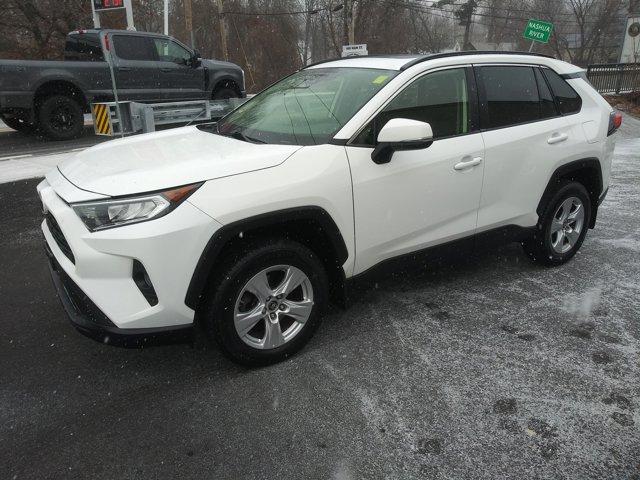 2019 Toyota RAV4 Vehicle Photo in LEOMINSTER, MA 01453-2952