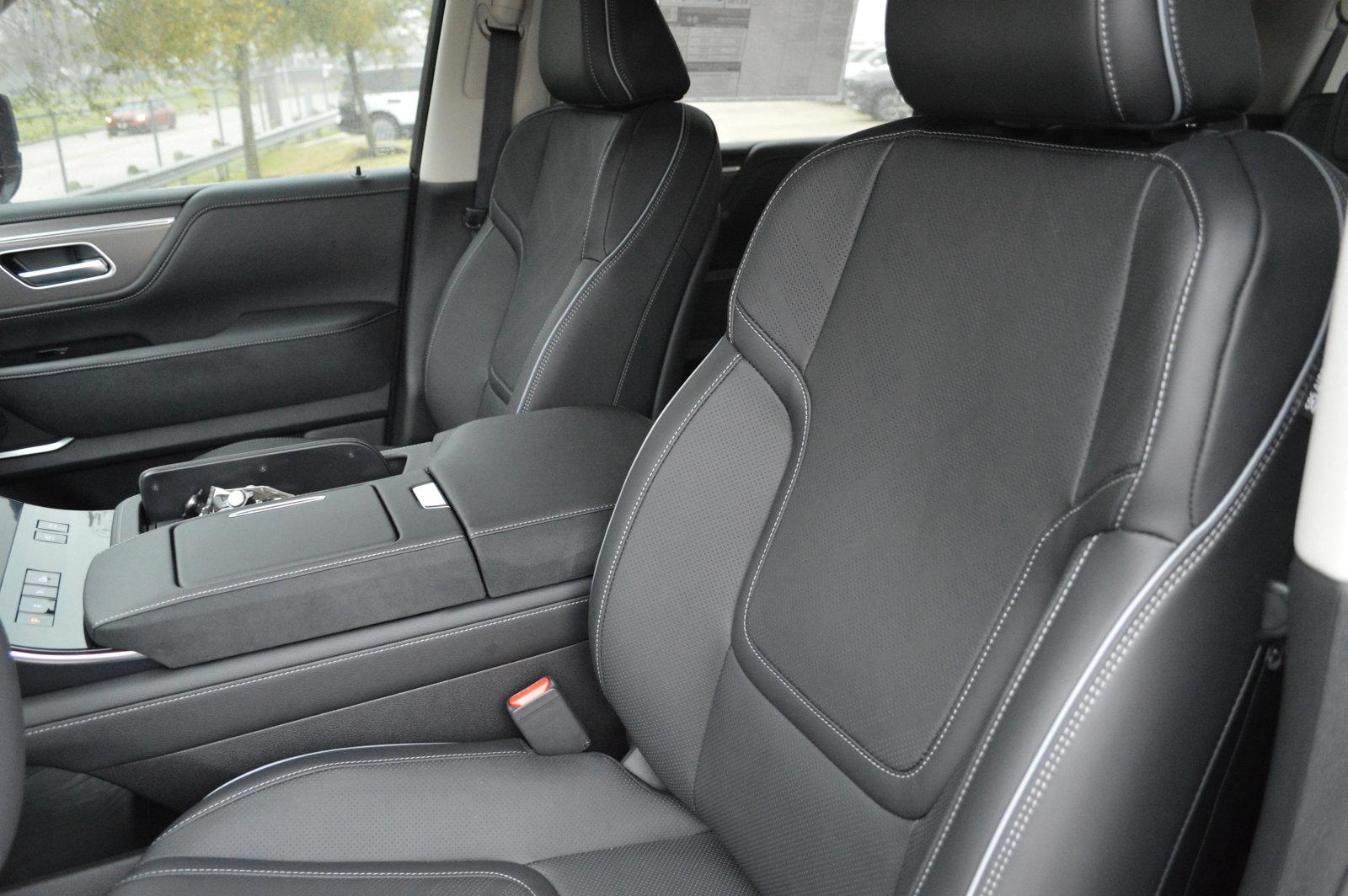 2025 INFINITI QX80 Vehicle Photo in Houston, TX 77090