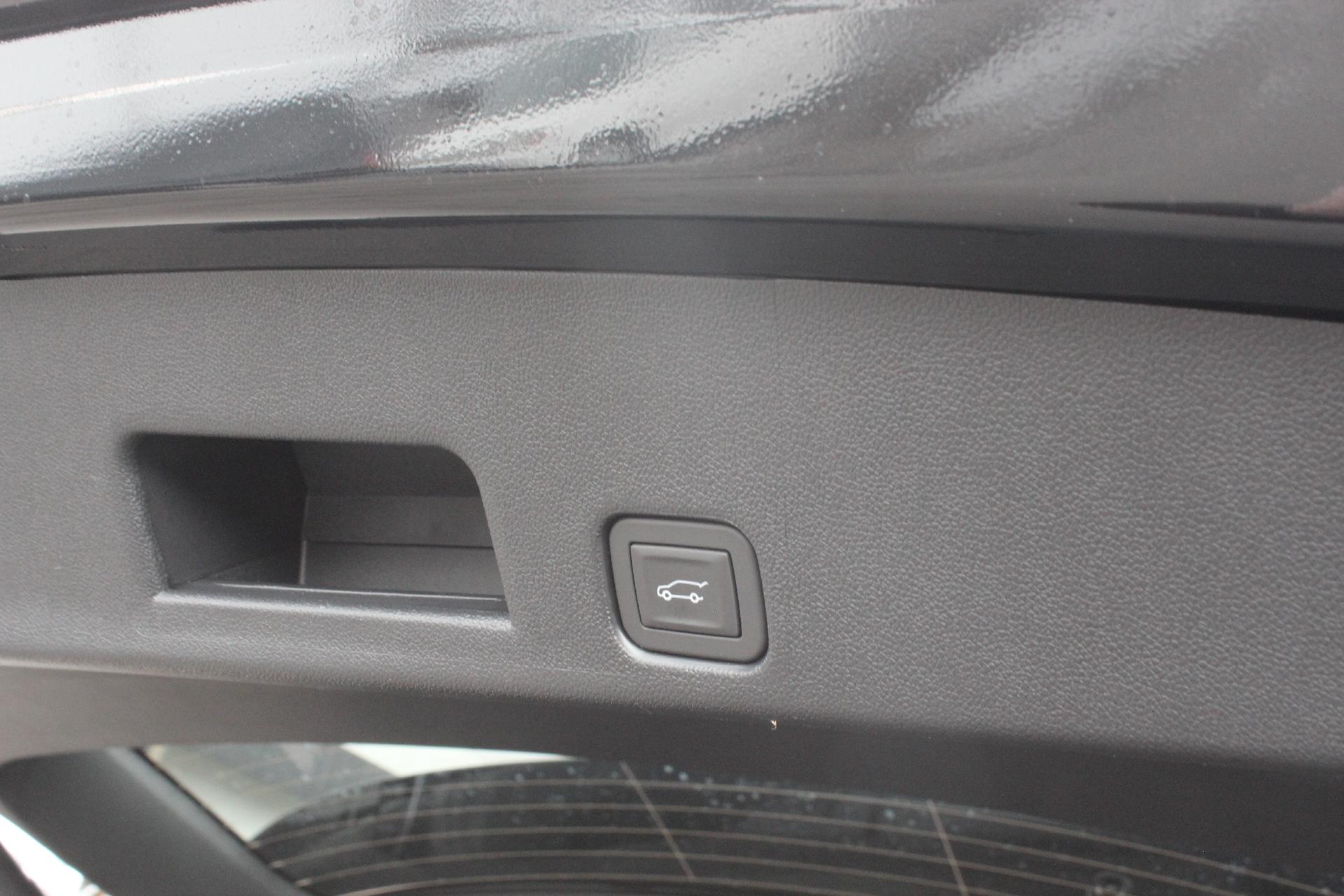 2025 GMC Acadia Vehicle Photo in AURORA, CO 80012-4011