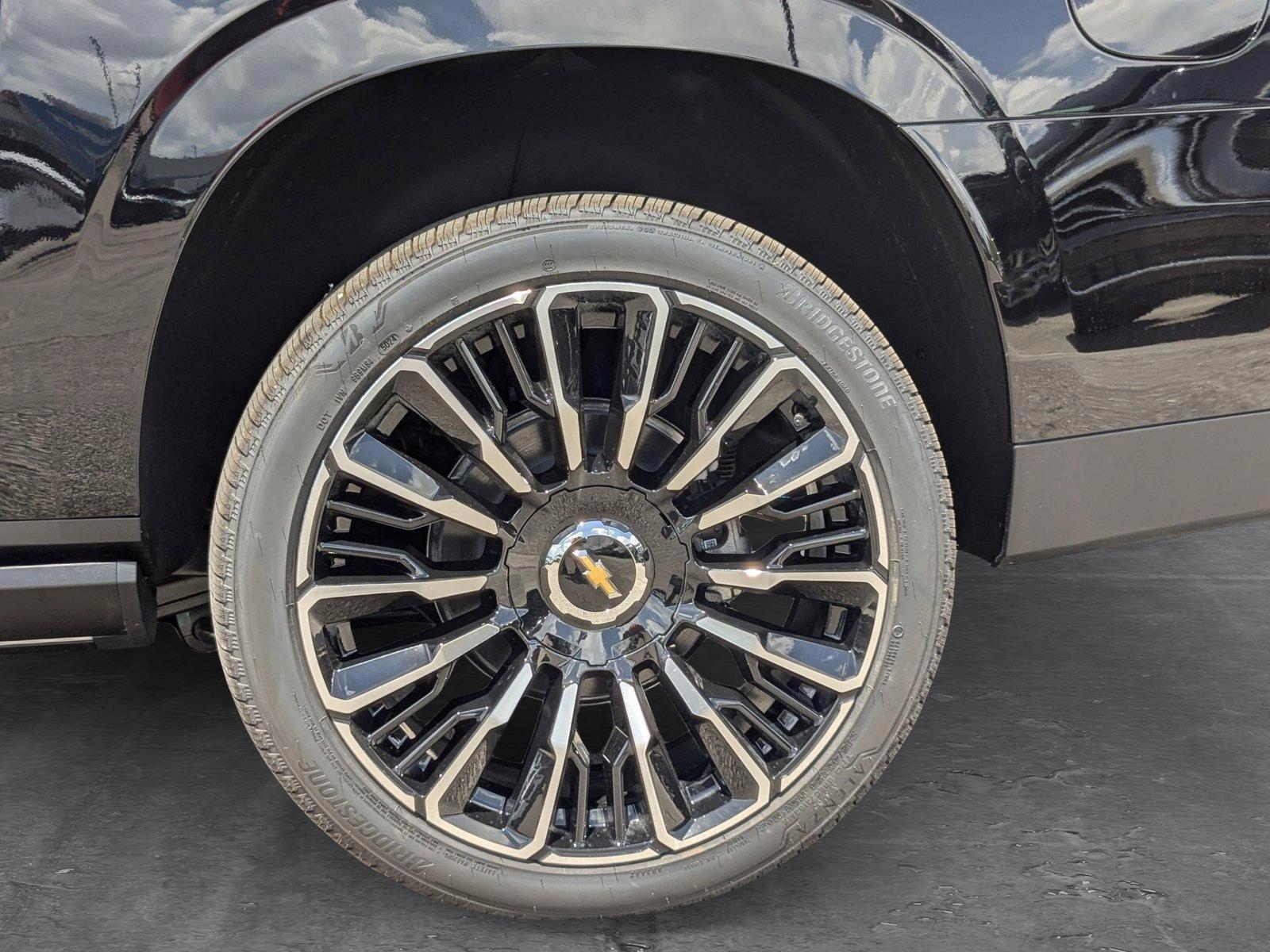 2025 Chevrolet Suburban Vehicle Photo in MIAMI, FL 33134-2699