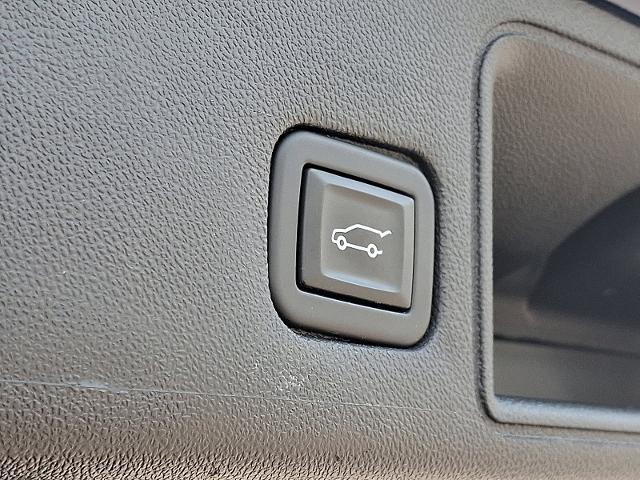 2023 GMC Terrain Vehicle Photo in TREVOSE, PA 19053-4984