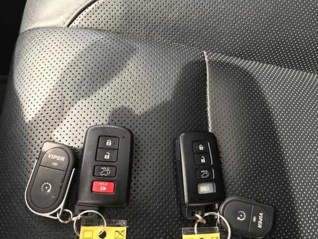 2018 Toyota Highlander Vehicle Photo in GREEN BAY, WI 54303-3330