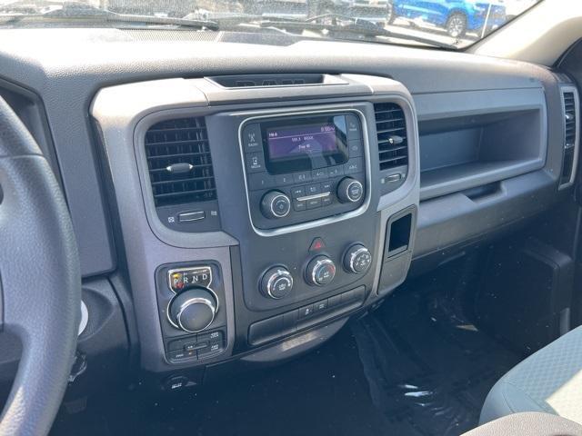 2019 Ram 1500 Classic Vehicle Photo in GREEN BAY, WI 54304-5303