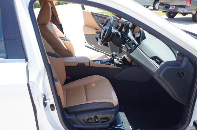 2024 Lexus ES 350 Vehicle Photo in Riverdale, UT 84405