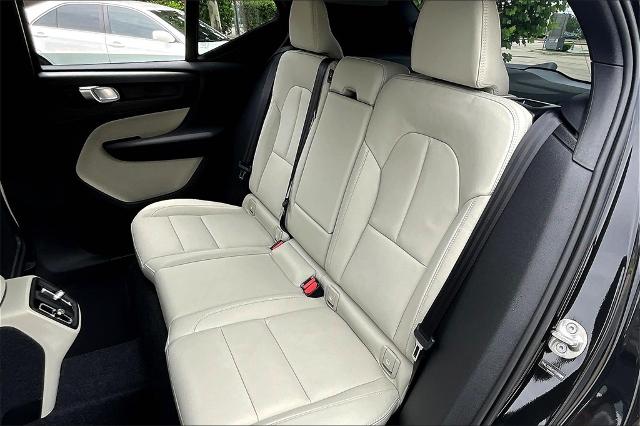 2026 Volvo XC40 Vehicle Photo in Houston, TX 77007