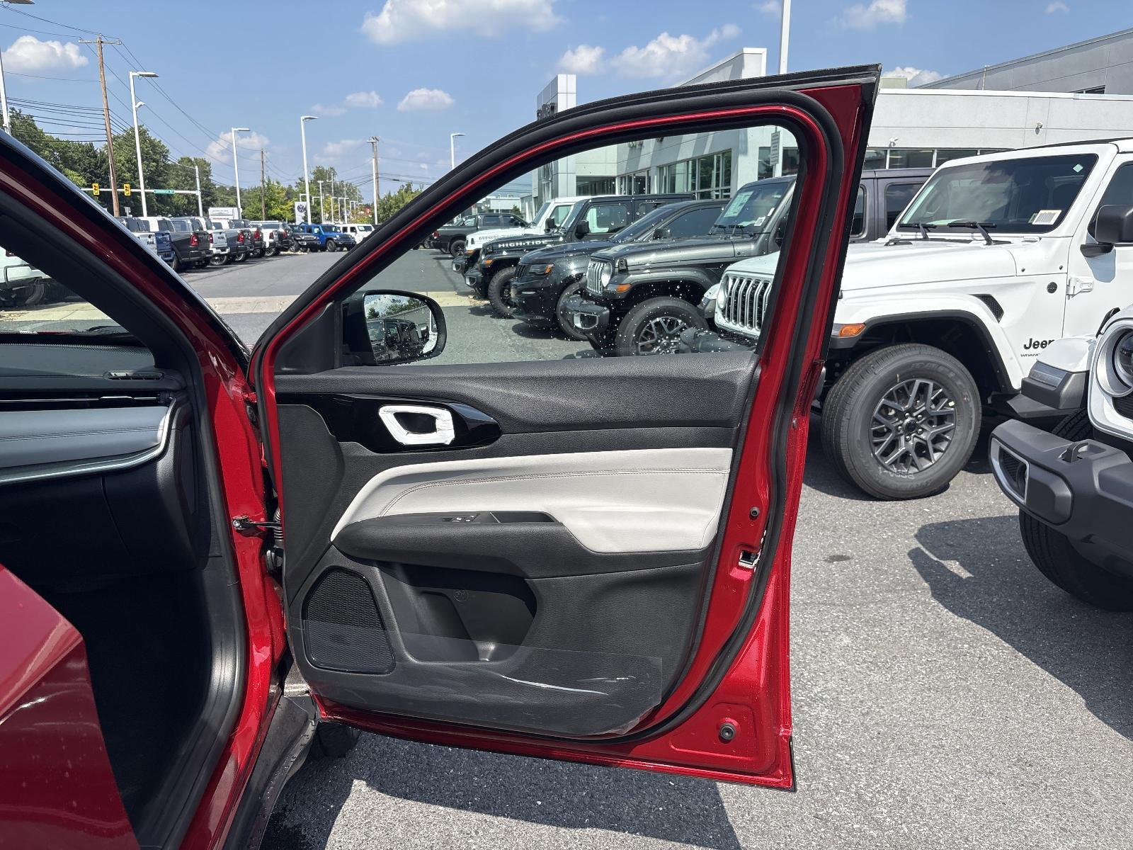 2025 Jeep Compass Vehicle Photo in Mechanicsburg, PA 17050-1707