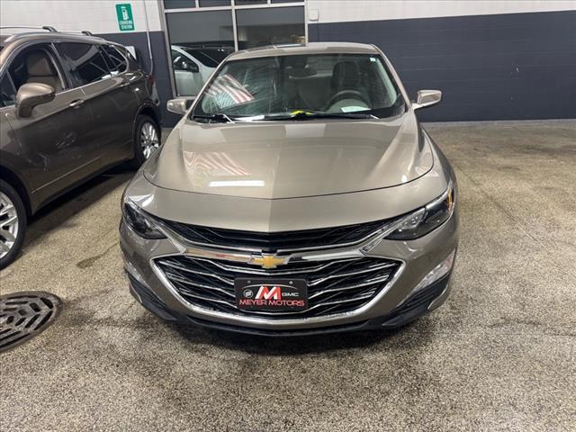 Used 2020 Chevrolet Malibu 1LT with VIN 1G1ZD5ST1LF020557 for sale in Plymouth, WI