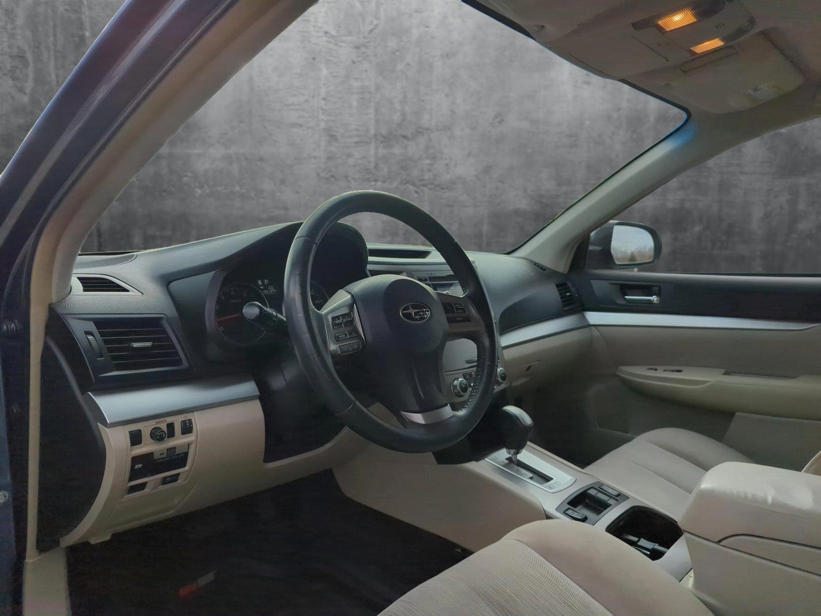 2013 Subaru Outback Vehicle Photo in Memphis, TN 38125