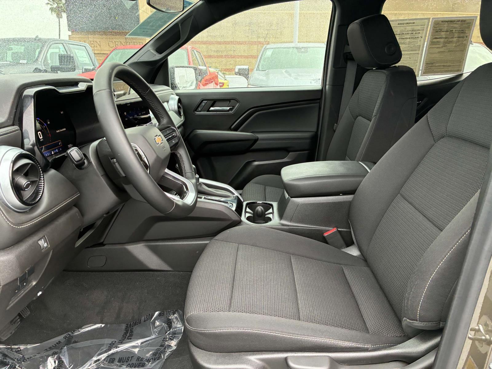 2024 Chevrolet Colorado Vehicle Photo in LOS ANGELES, CA 90007-3794