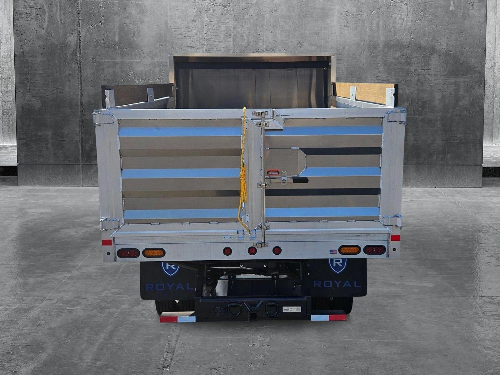 2024 Chevrolet Low Cab Forward 4500 Vehicle Photo in GREENACRES, FL 33463-3207