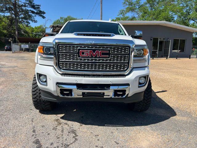 Used 2019 GMC Sierra 2500 Denali HD Denali with VIN 1GT12SEY5KF111829 for sale in Lockport, LA