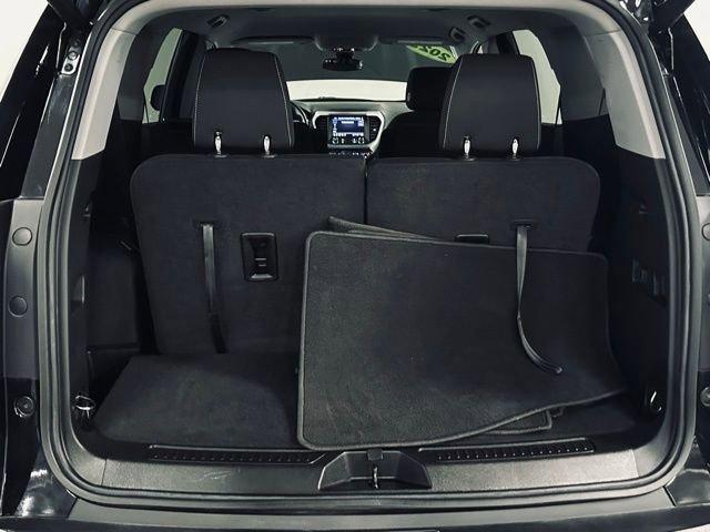 2023 GMC Acadia Vehicle Photo in MEDINA, OH 44256-9631