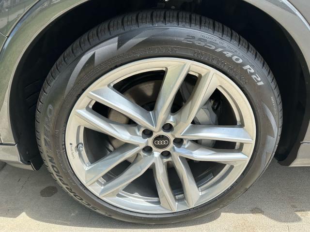 2025 Audi Q7 Vehicle Photo in HOUSTON, TX 77090