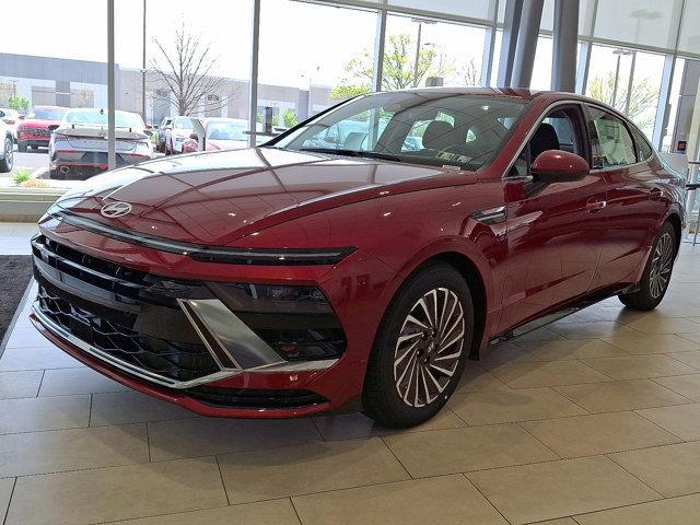 2025 Hyundai SONATA Hybrid Vehicle Photo in Philadelphia, PA 19116
