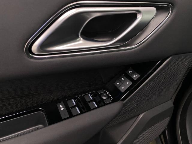 2025 Range Rover Velar Vehicle Photo in Appleton, WI 54913