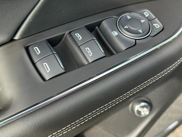 2025 Buick Envision Vehicle Photo in COLUMBIA, MO 65203-3903