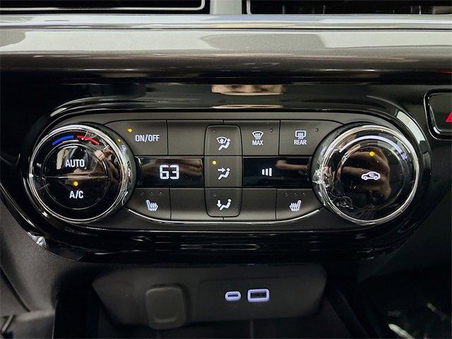 2025 Chevrolet Trax Vehicle Photo in PUYALLUP, WA 98371-4149