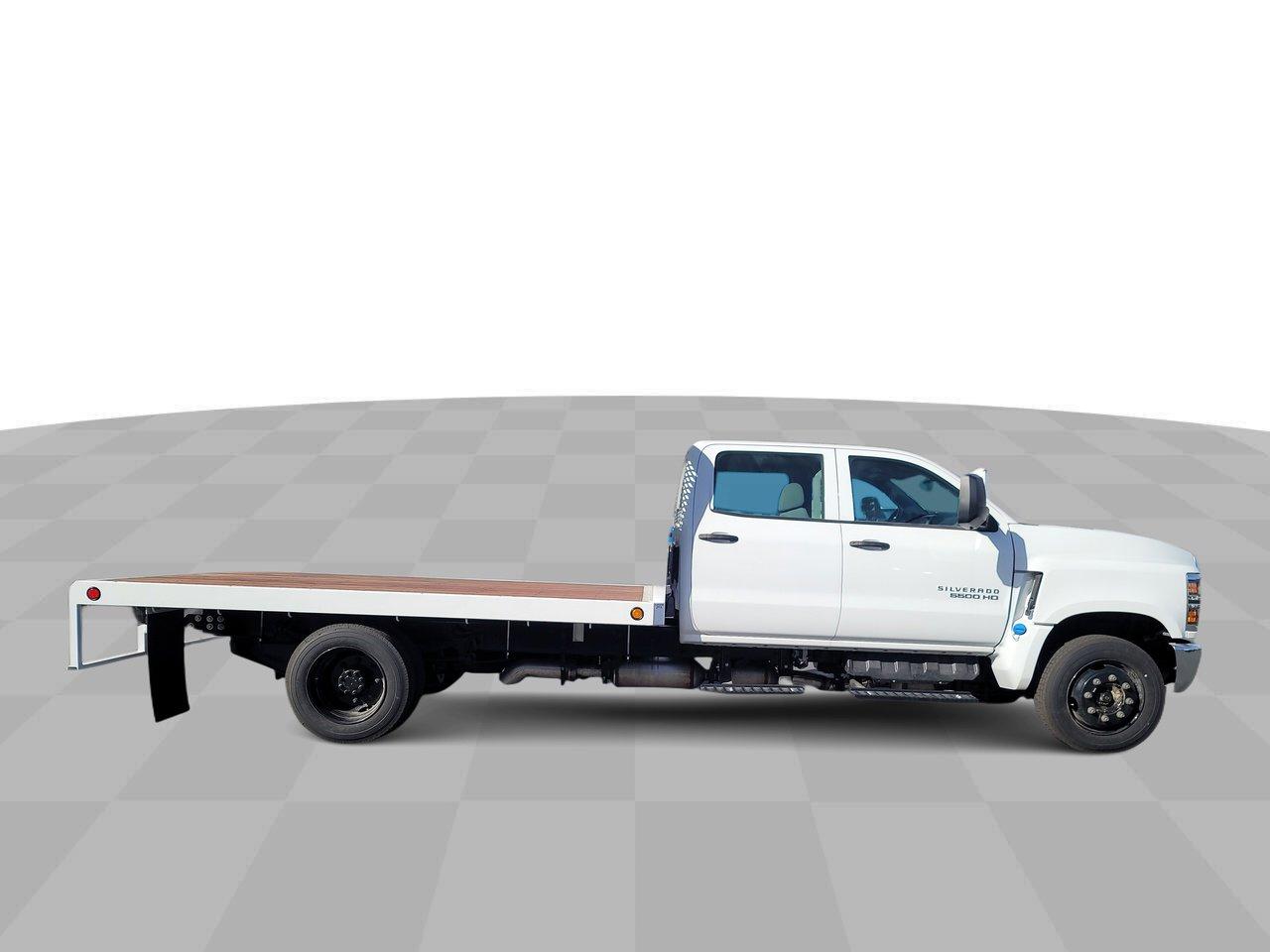 2024 Chevrolet Silverado Chassis Cab Vehicle Photo in LA MESA, CA 91942-8211