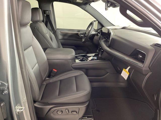 2025 Chevrolet Tahoe Vehicle Photo in PHOENIX, AZ 85014-3381