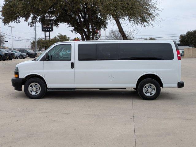 2022 Chevrolet Express Passenger 3500 Vehicle Photo in SELMA, TX 78154-1460