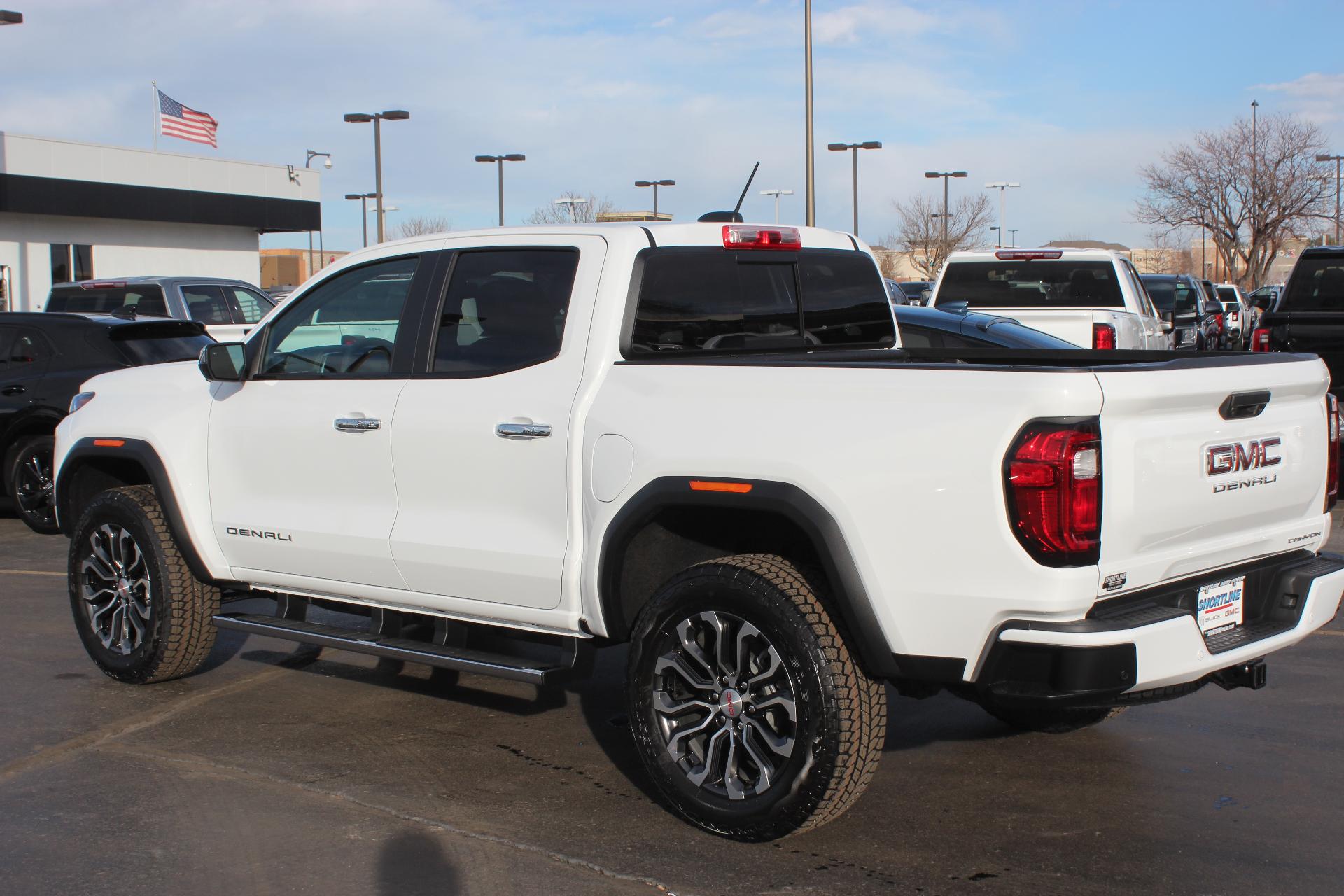 2025 GMC Canyon Vehicle Photo in AURORA, CO 80012-4011