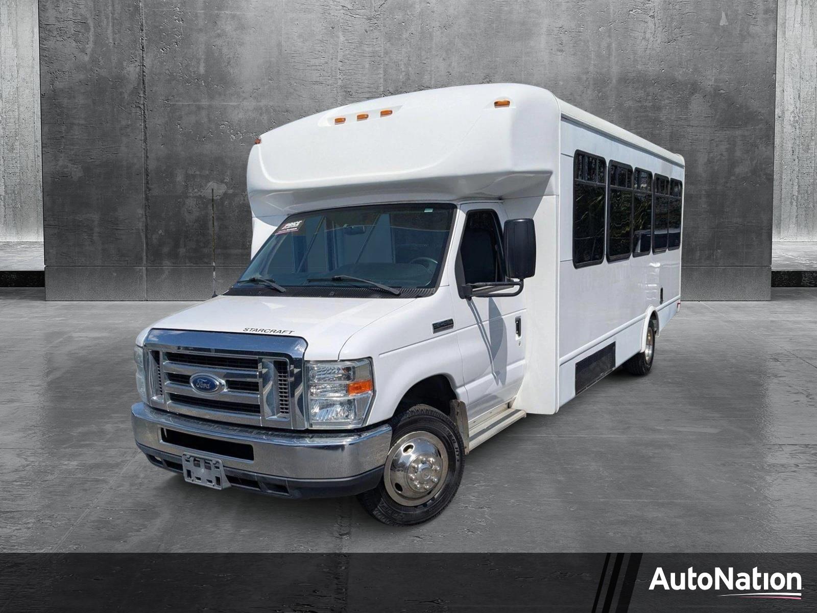 2017 Ford E-Series Cutaway Vehicle Photo in Panama City, FL 32401