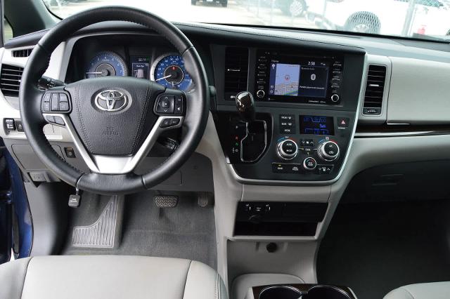 2020 Toyota Sienna Vehicle Photo in Houston, TX 77090