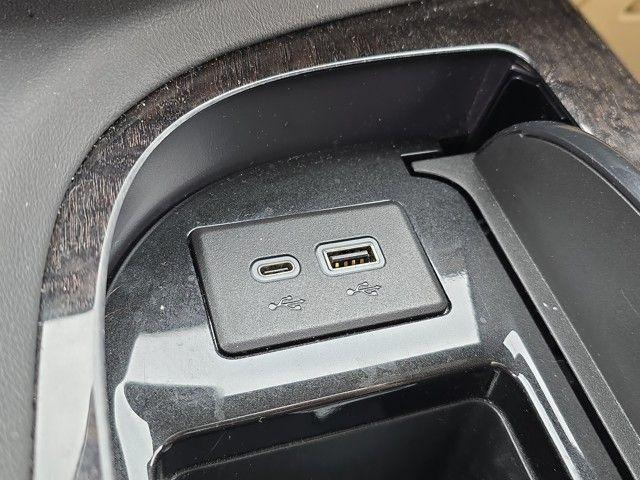 2023 Cadillac Escalade Vehicle Photo in Pleasant Hills, PA 15236