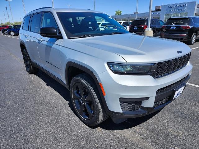 2023 Jeep Grand Cherokee L Vehicle Photo in GREEN BAY, WI 54304-5303