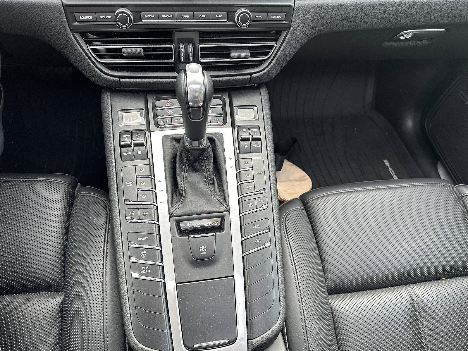 2020 Porsche Macan Vehicle Photo in Lancaster, PA 17601