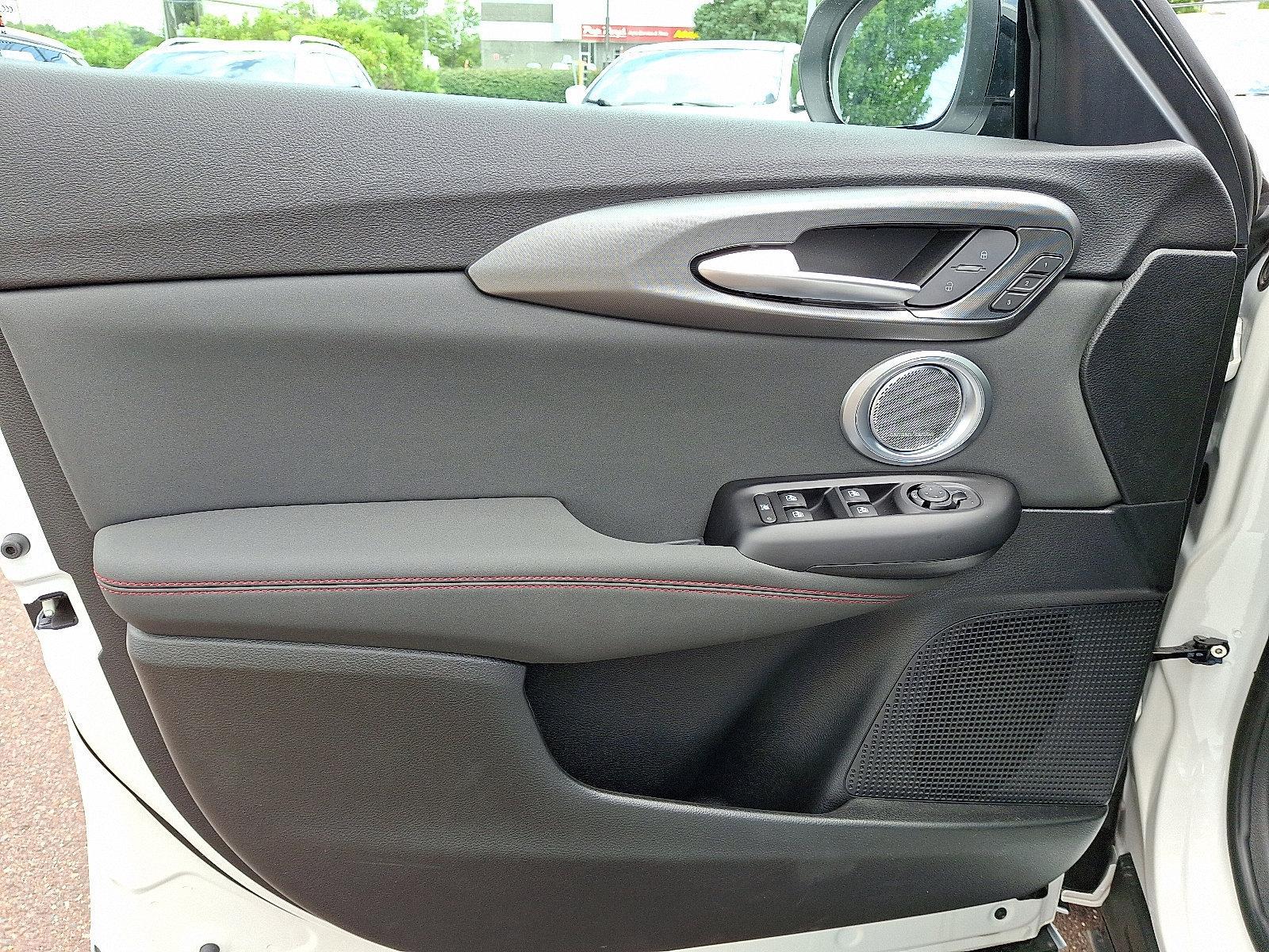 2025 Alfa Romeo Tonale Vehicle Photo in Willow Grove, PA 19090