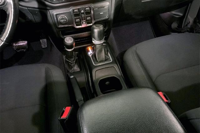 2021 Jeep Gladiator Vehicle Photo in Kansas City, MO 64114