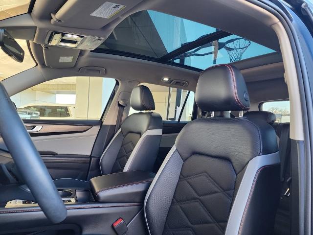 2024 Volkswagen Atlas Vehicle Photo in PARIS, TX 75460-2116