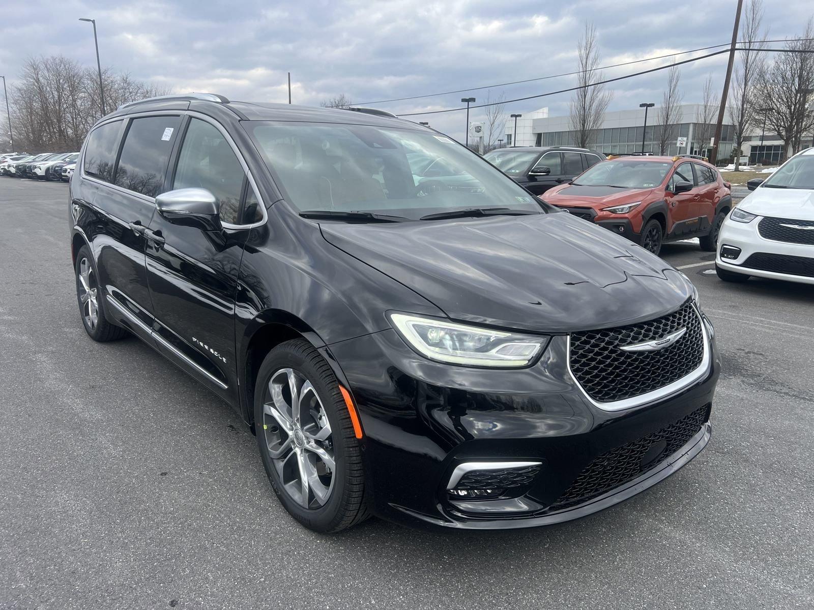 2025 Chrysler Pacifica Vehicle Photo in Mechanicsburg, PA 17050-1707