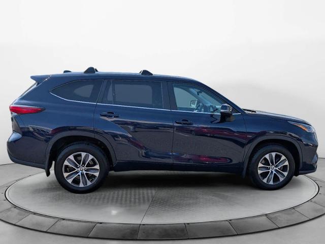 Used 2023 Toyota Highlander XLE with VIN 5TDKDRBH5PS012883 for sale in Cockeysville, MD