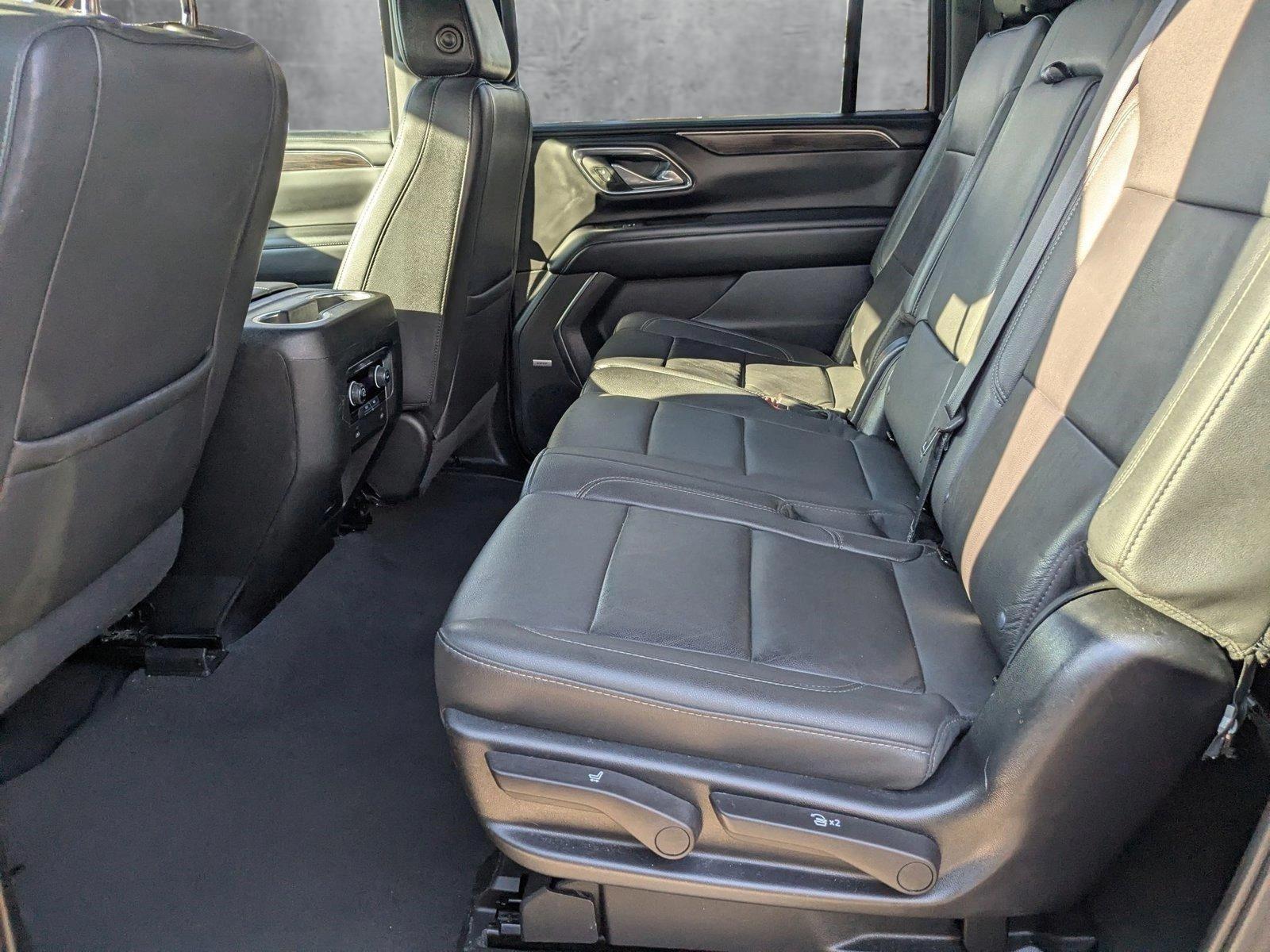 2023 Chevrolet Suburban Vehicle Photo in LONE TREE, CO 80124-2750