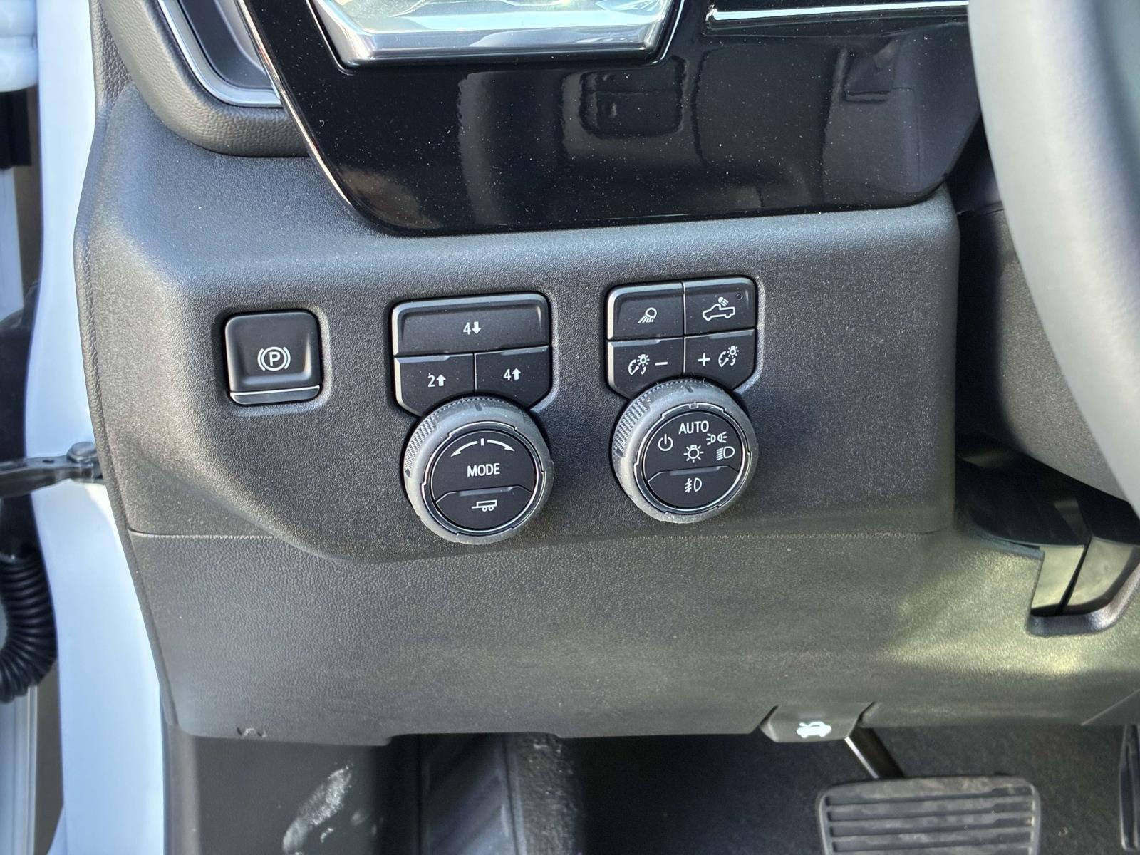 2025 Chevrolet Silverado 2500 HD Vehicle Photo in LOS ANGELES, CA 90007-3794