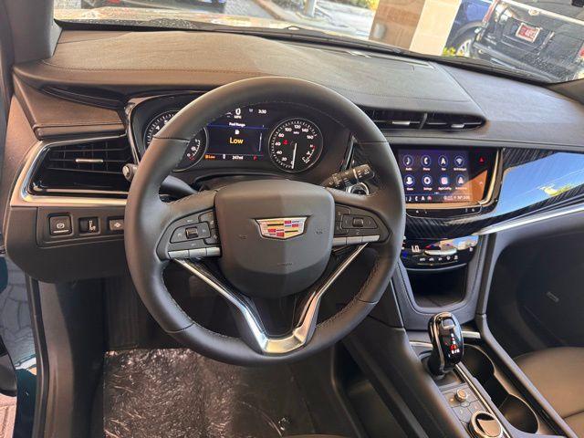 2025 Cadillac XT6 Vehicle Photo in DELRAY BEACH, FL 33483-3294