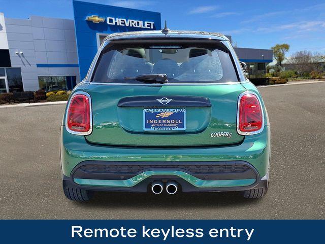 2024 MINI Hardtop 4 Door Vehicle Photo in DANBURY, CT 06810-5034
